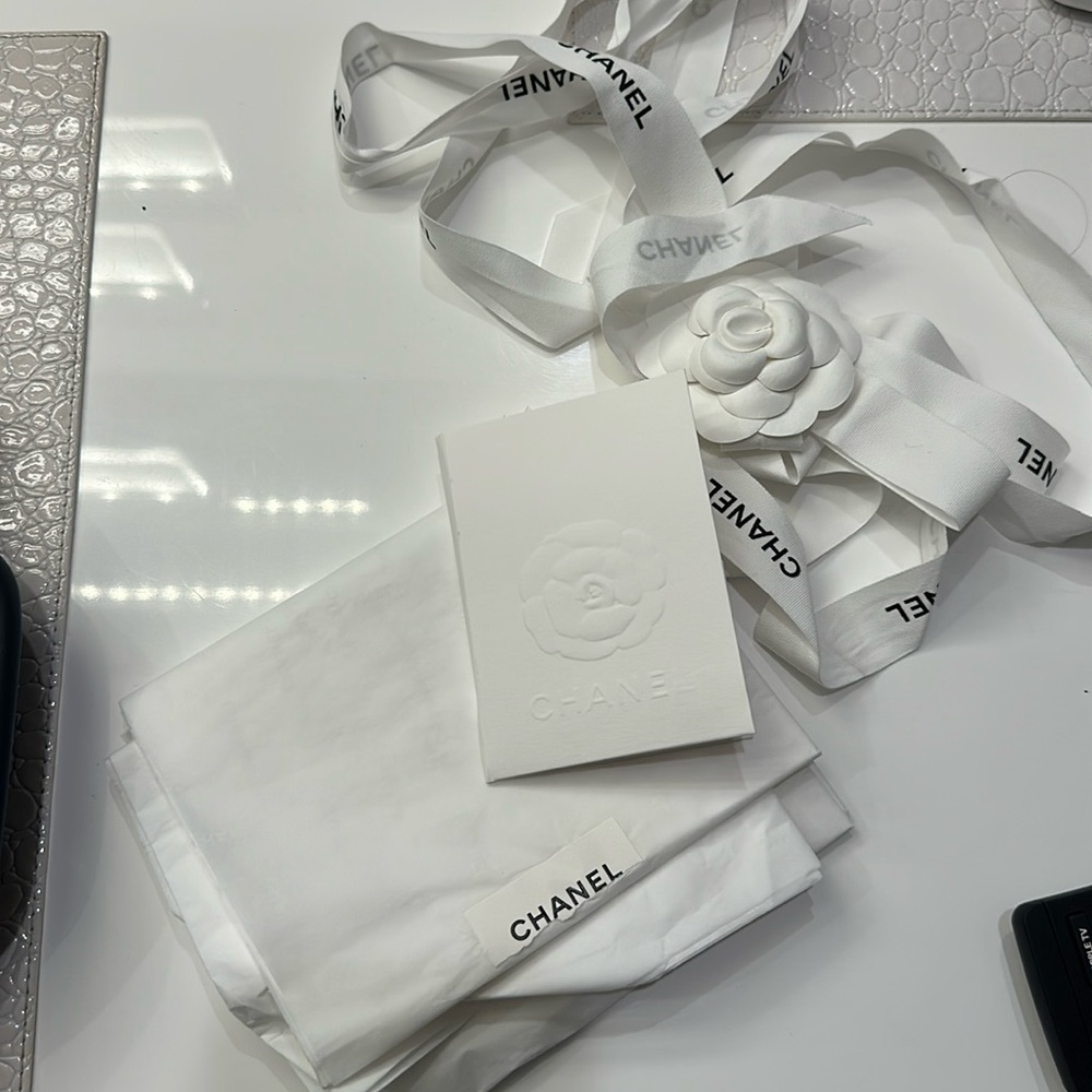 Authentic Chanel Packaging - Picture 5 of 8